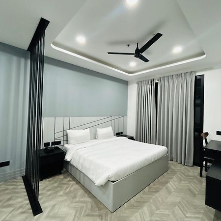 Bedchambers Serviced Apartment, Golf Course, Ґурґаон Екстер'єр фото