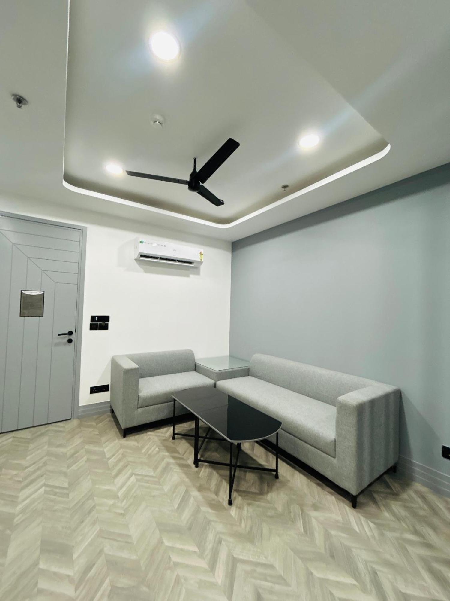 Bedchambers Serviced Apartment, Golf Course, Ґурґаон Екстер'єр фото