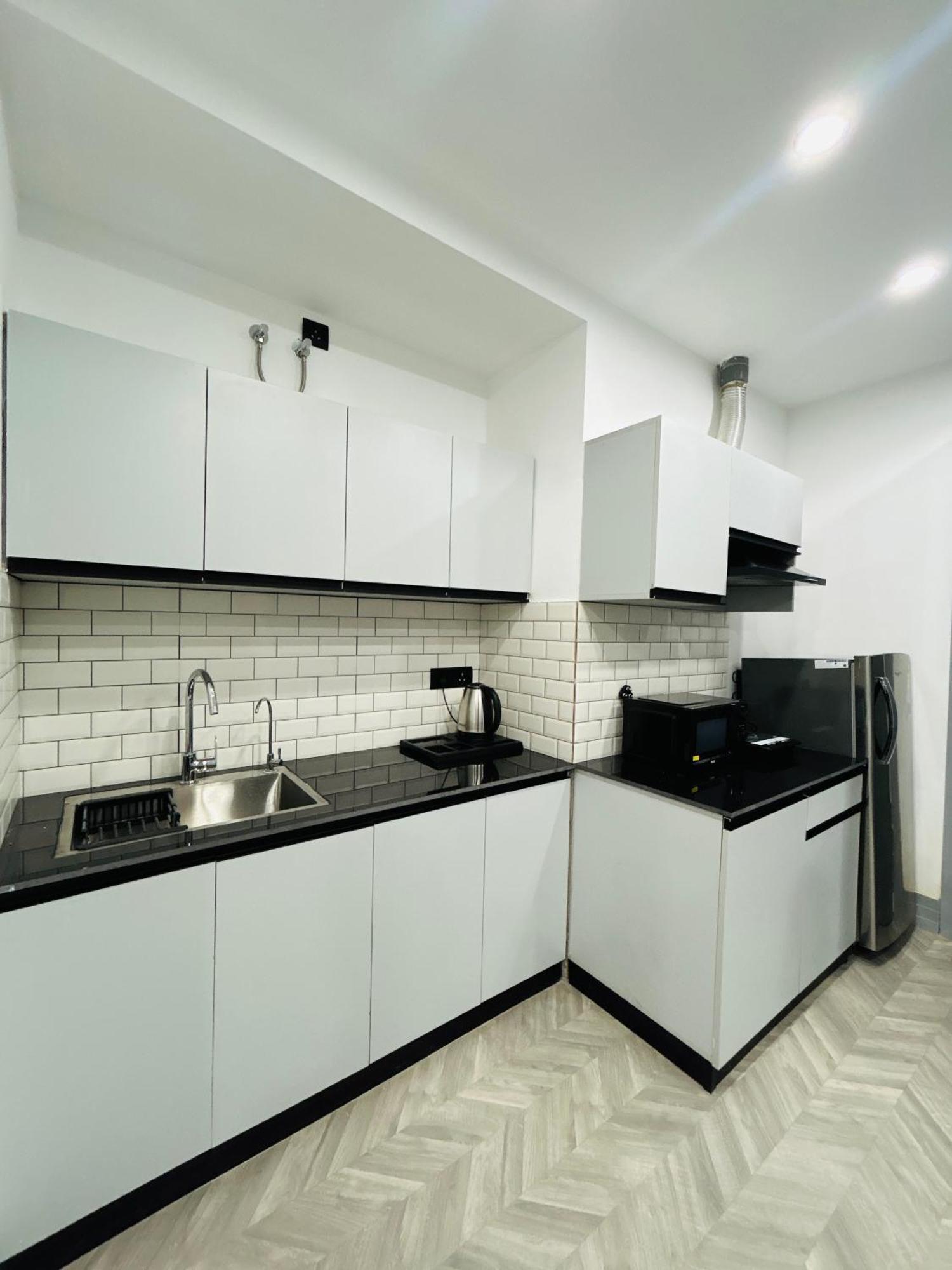 Bedchambers Serviced Apartment, Golf Course, Ґурґаон Екстер'єр фото