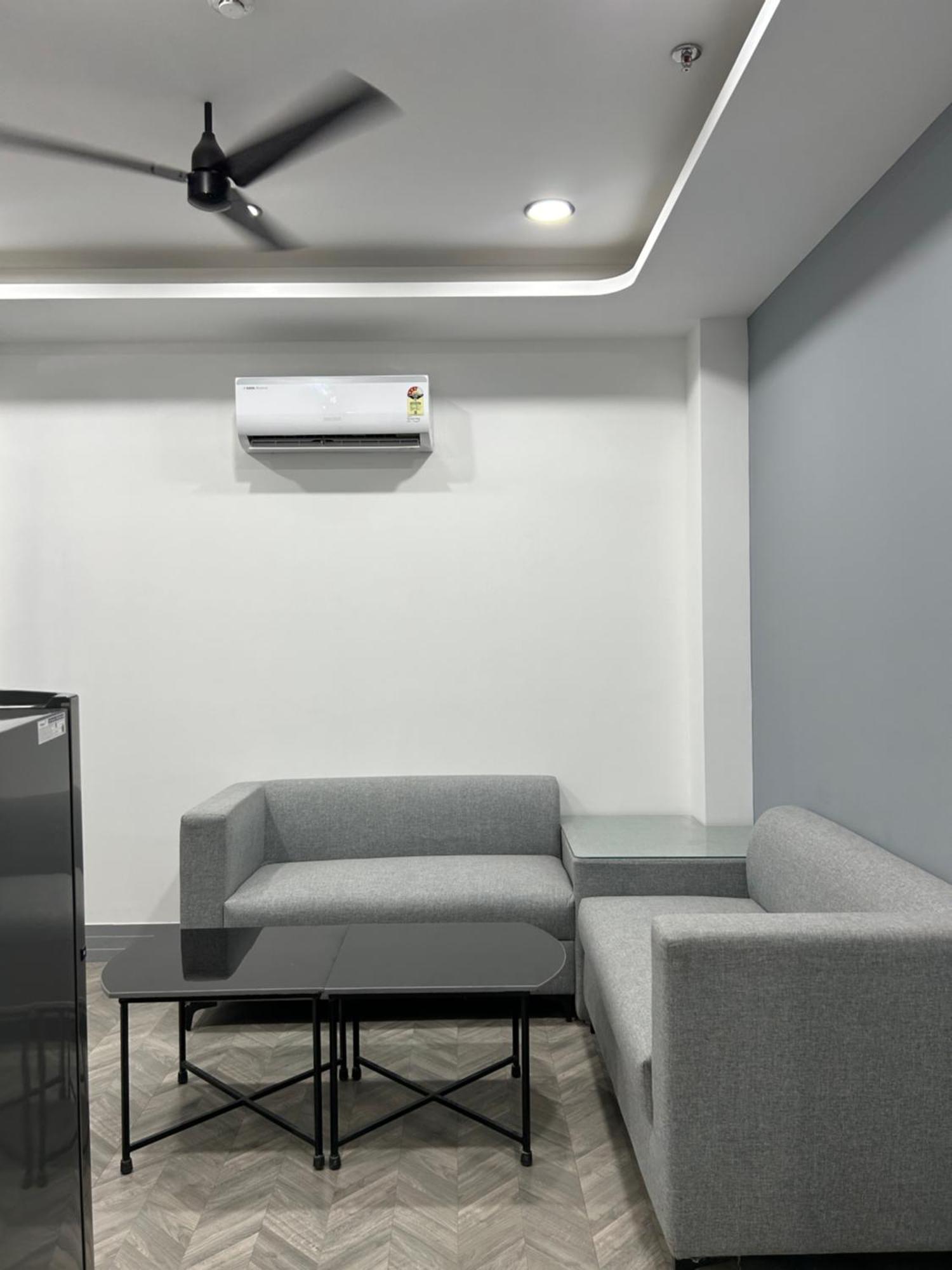 Bedchambers Serviced Apartment, Golf Course, Ґурґаон Екстер'єр фото