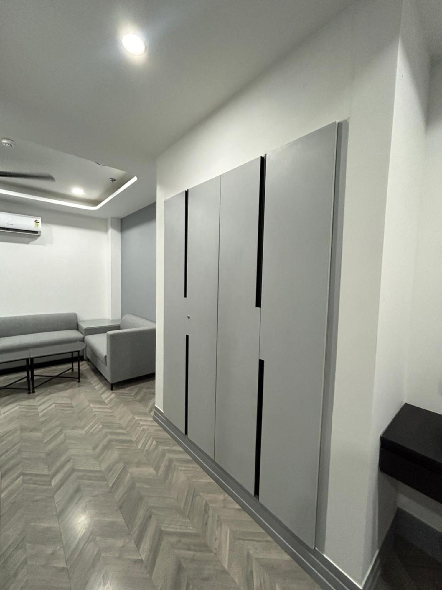 Bedchambers Serviced Apartment, Golf Course, Ґурґаон Екстер'єр фото