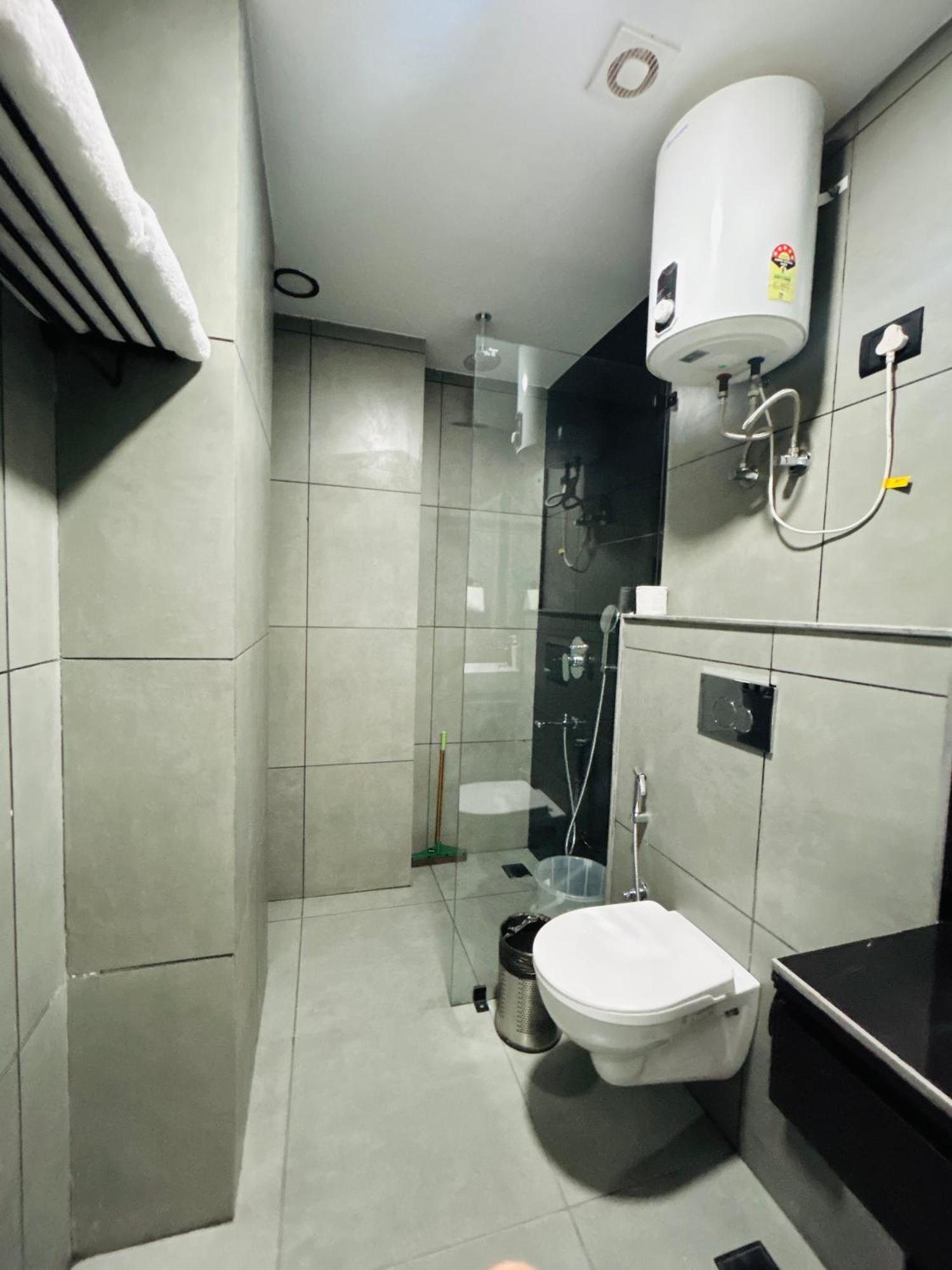 Bedchambers Serviced Apartment, Golf Course, Ґурґаон Екстер'єр фото