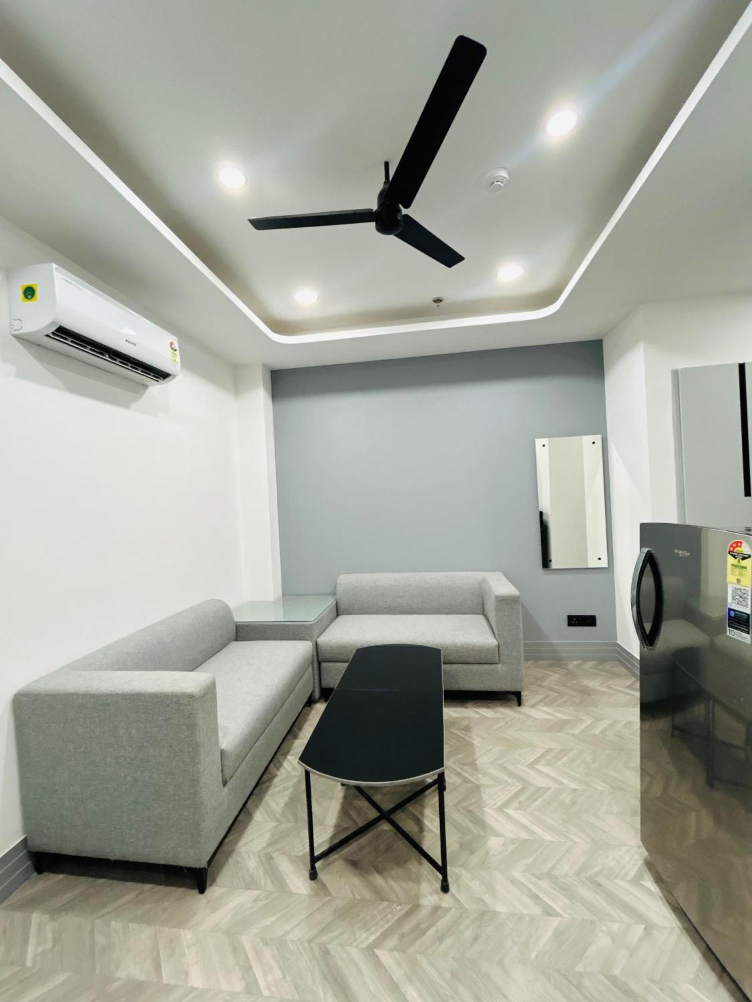 Bedchambers Serviced Apartment, Golf Course, Ґурґаон Екстер'єр фото