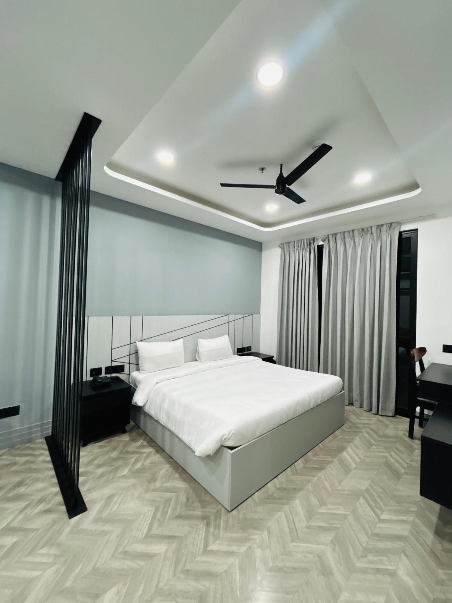 Bedchambers Serviced Apartment, Golf Course, Ґурґаон Екстер'єр фото