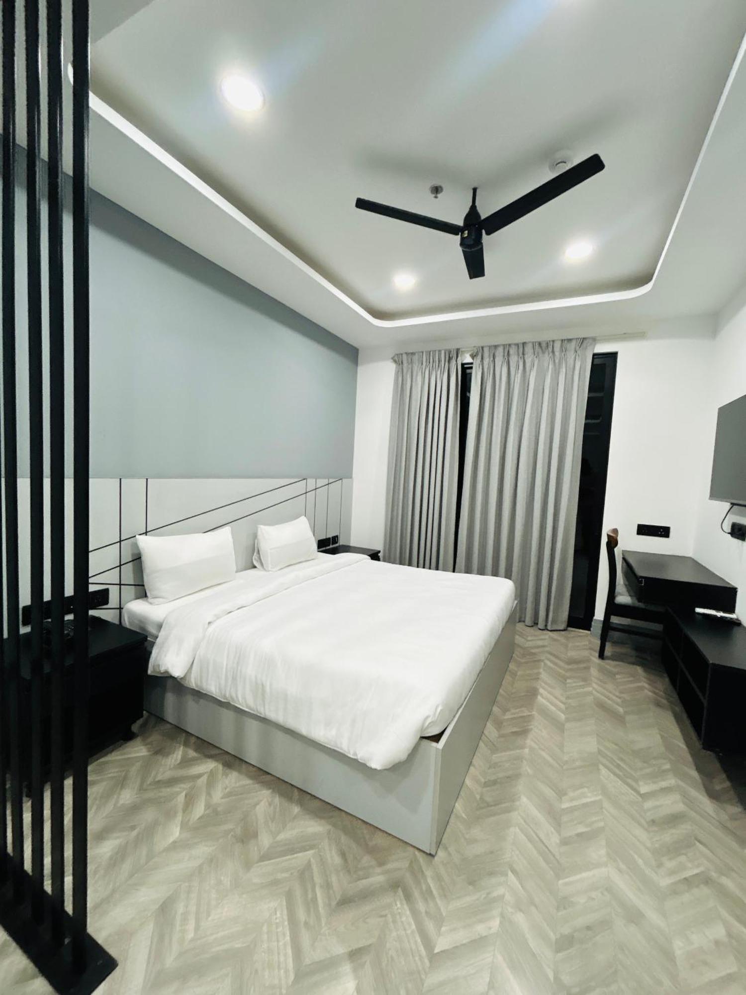 Bedchambers Serviced Apartment, Golf Course, Ґурґаон Екстер'єр фото